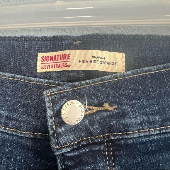 3/$30 🍂 Levi’s Stratus High Rise Straight Jeans - Picture 6 of 8